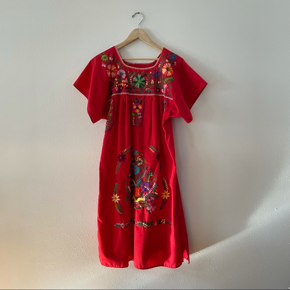 Vintage Mexican tunic dress, beautiful embroidery and in good condition. L/XL